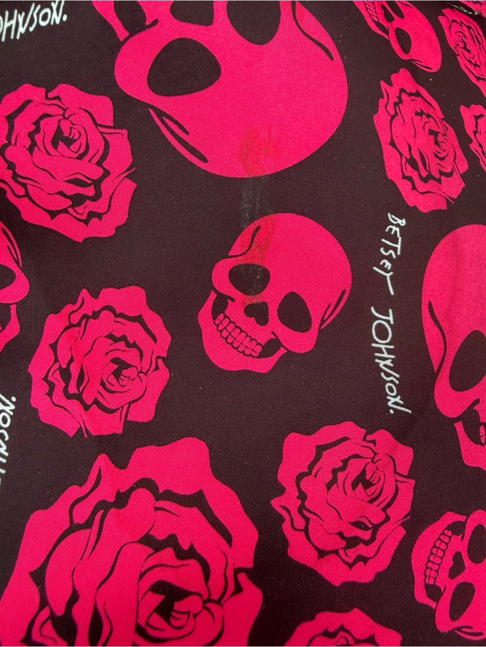 Betsey Johnson Skulls & Roses Crossbody Bag Pink Black Gold Hardware - Picture 4 of 7